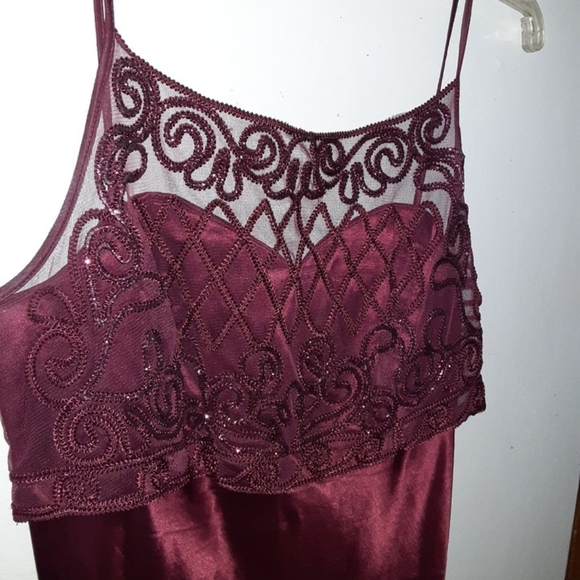 Maroon Satin dress - Picture 2 of 4